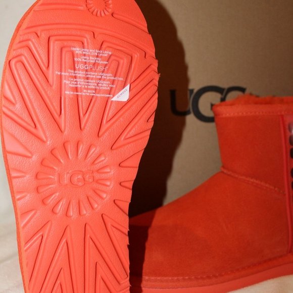 NIB UGG MINI SUEDE SHEARLING LINED LOGO ANKLE BOOTS ORANGE - Picture 8 of 8
